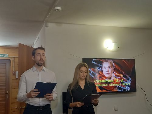 Ведущие Стас Кречетов и Екатерина Сатункина
