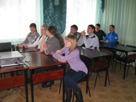 Учащиеся Ельцовской СОШ  в Ельцовкой модельной библиотеке